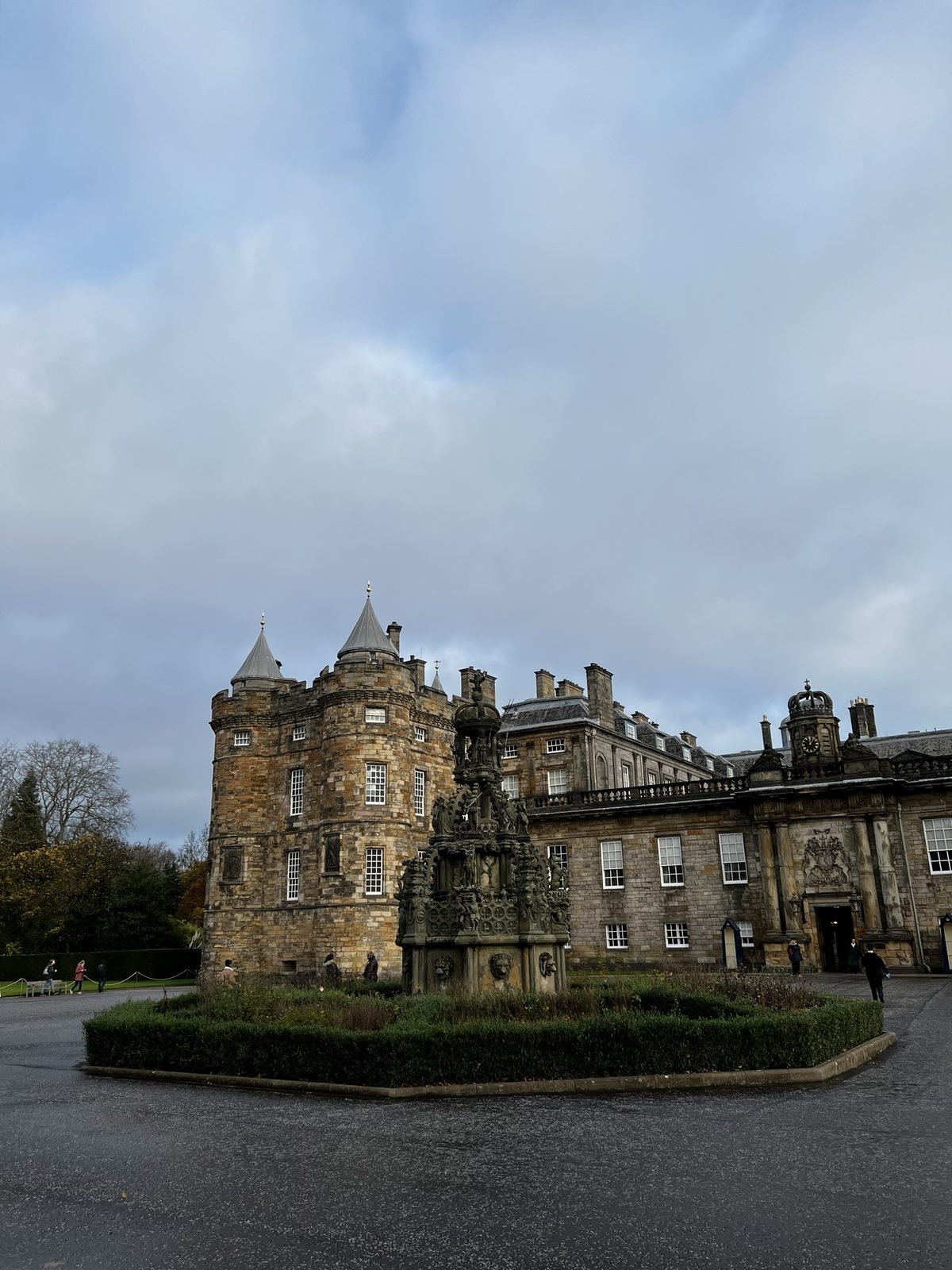 Palace courtyard and stone buildings in Edinburgh